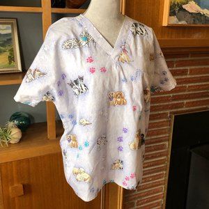 Simply BASIC scrub top with puppy prints - Women's